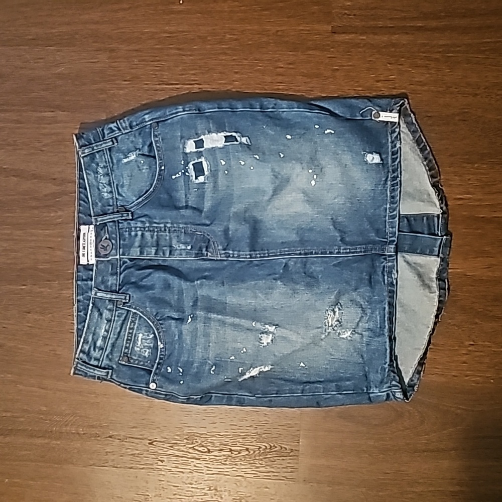 One Teaspoon Highlow denim skirt distressed to perfection, sz 27 NWOTs!